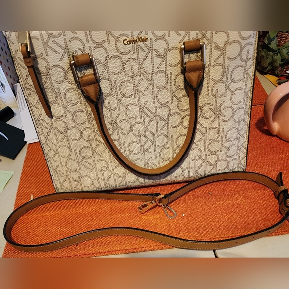 Calvin Klein Bag Purse Satchel Beige Tan Gold Hardware BENIFITS CHARITY - Picture 15 of 16